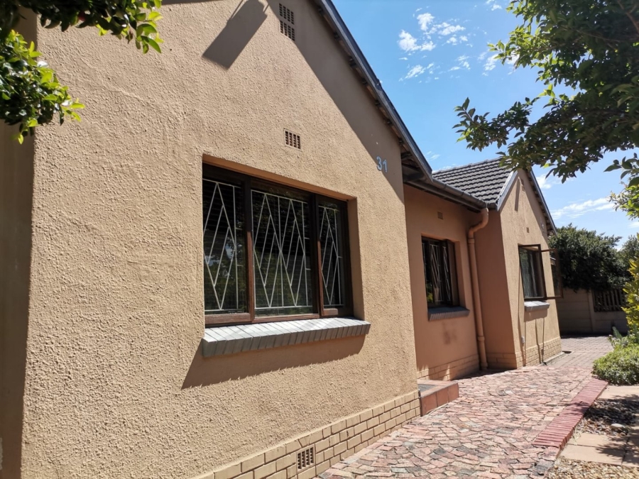 4 Bedroom Property for Sale in Thornton Western Cape